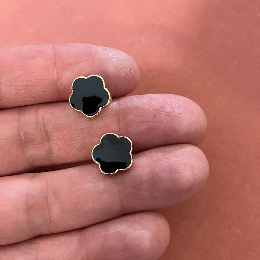 Black and Gold Flower Earrings - Picture 2 of 3
